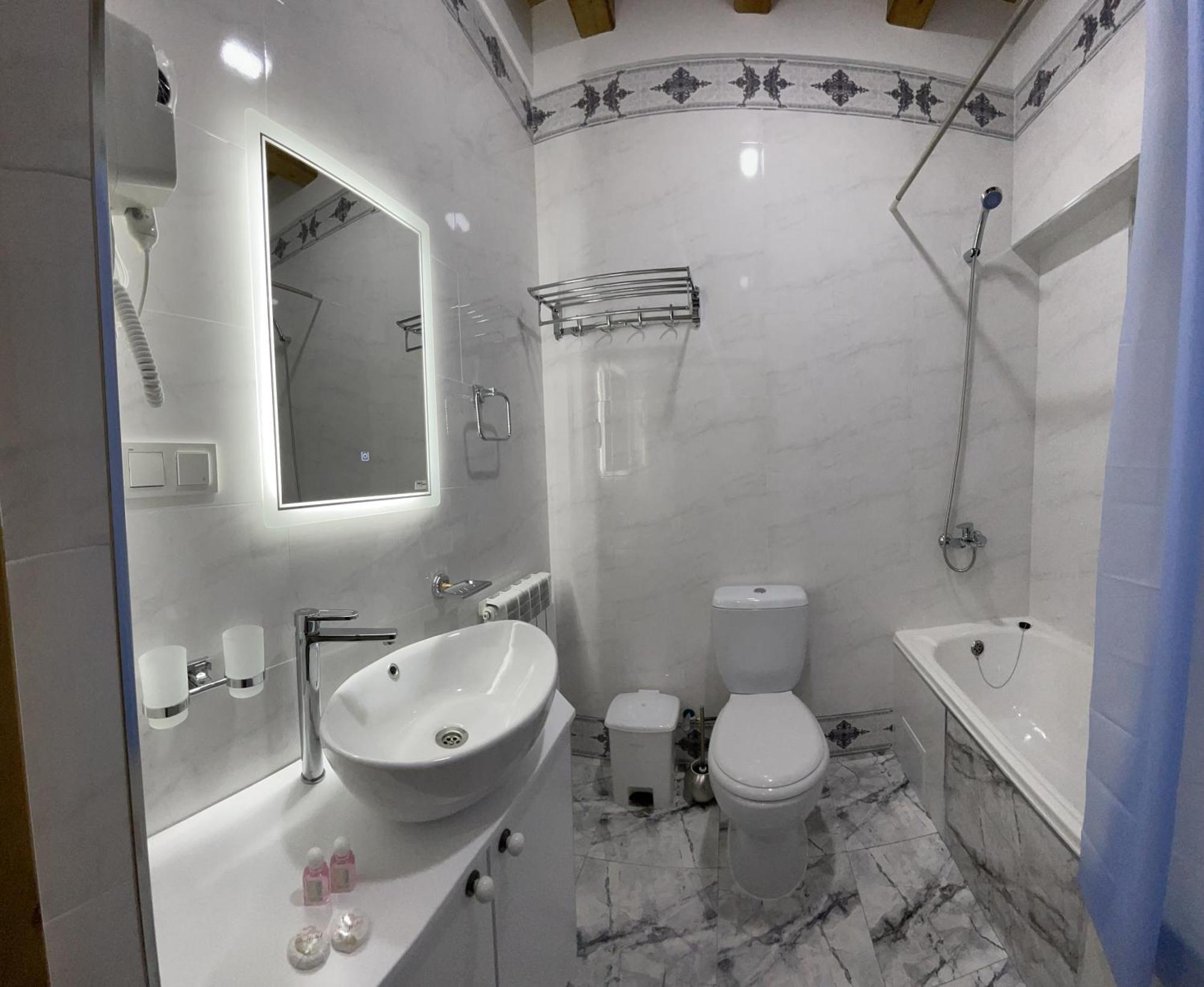Mahbubakhon Guest House In Old City Buxoro Ngoại thất bức ảnh