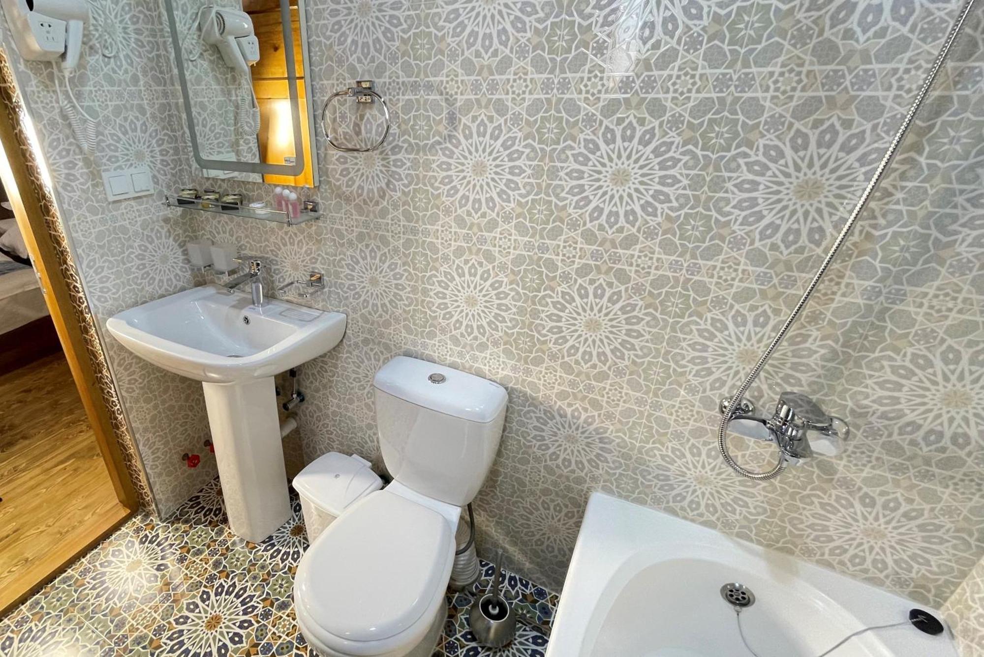 Mahbubakhon Guest House In Old City Buxoro Ngoại thất bức ảnh
